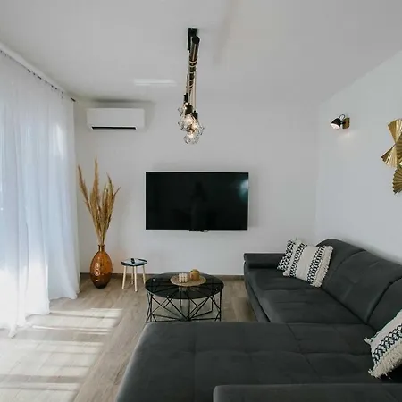 With A Parking Space - 22615 Apartment
